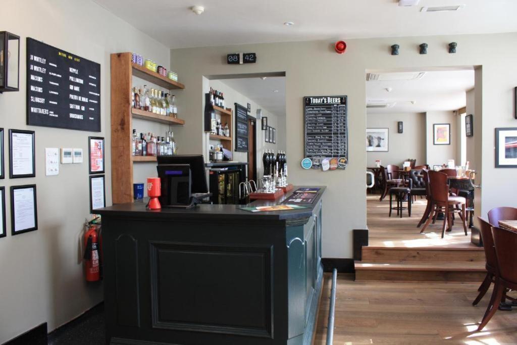 The Mitre Inn Knaresborough Exteriér fotografie