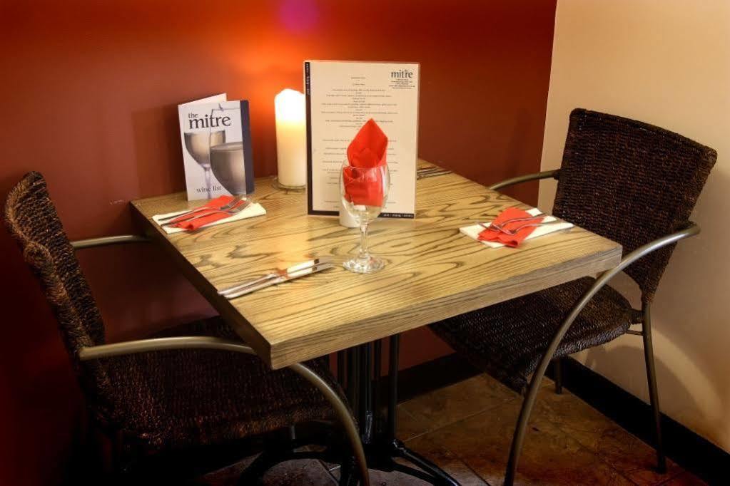 The Mitre Inn Knaresborough Exteriér fotografie